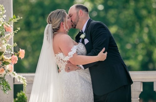 Carousel post from thecurvybridenj.