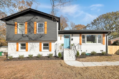 Carousel post from qcflippers.