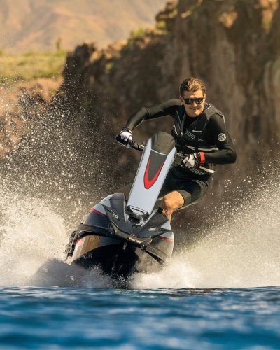 Carousel post from bertsmegamall.