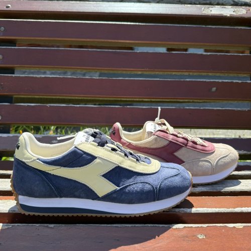 Carousel post from almareafootwear.