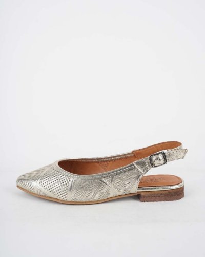 Carousel post from ossoshoes.