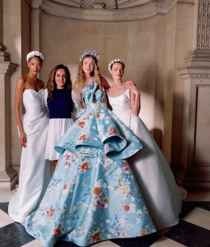 Carousel post from jolibride.