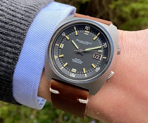 Carousel post from schoenesammleruhren.