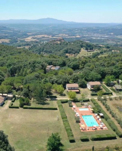 Carousel post from glampings.