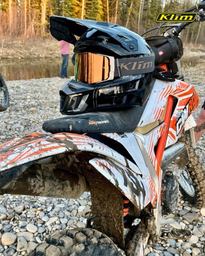 Photo post from motomax.