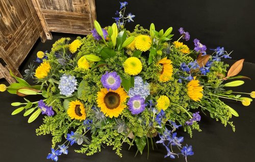 Carousel post from dellemannbloemen.