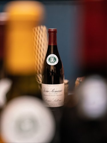 Carousel post from clubdvin.