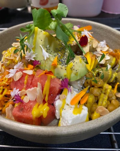 Carousel post from miditreizepontarlier.