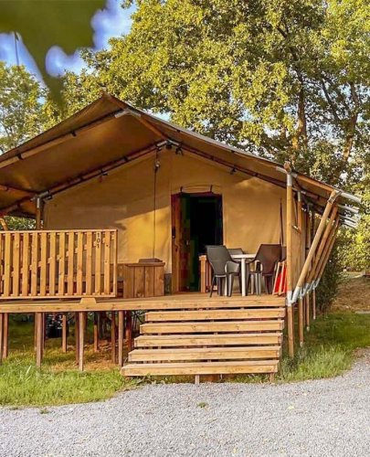 Carousel post from glampings.