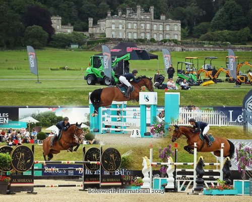 Carousel post from blackberryequine.