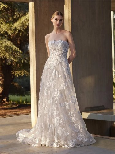 Carousel post from lelitebridal.