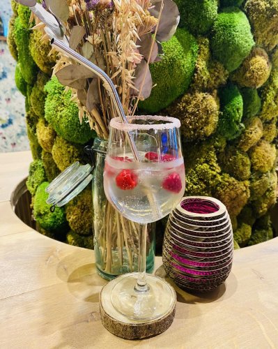 Carousel post from miditreizepontarlier.