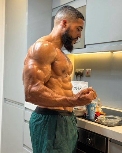 Carousel post from ph_gains.