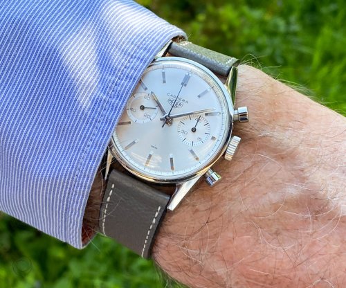 Carousel post from schoenesammleruhren.