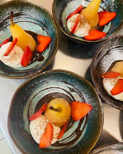 Carousel post from miditreizepontarlier.