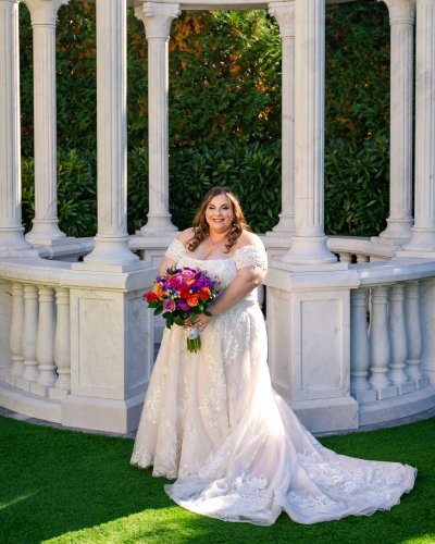 Carousel post from thecurvybridenj.