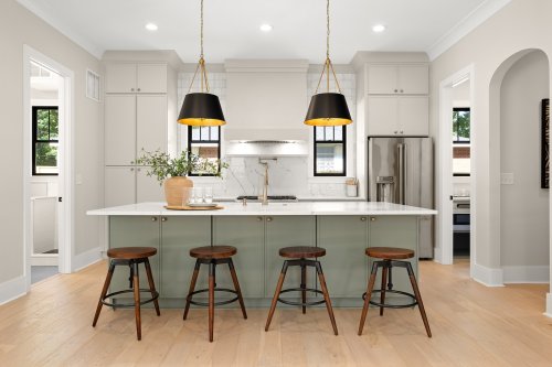 Carousel post from qcflippers.