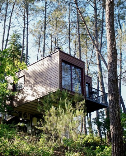 Carousel post from glampings.