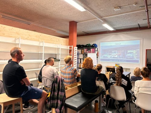 Carousel post from sportshopkarrer.