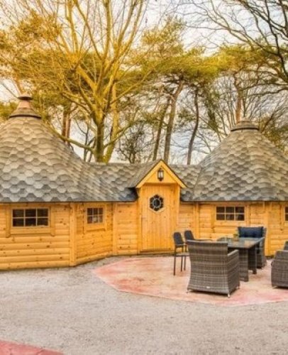 Carousel post from glampings.