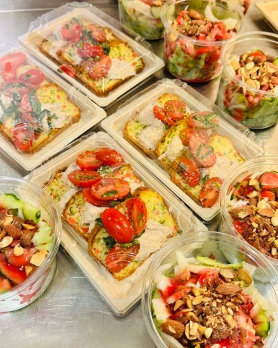 Carousel post from miditreizepontarlier.