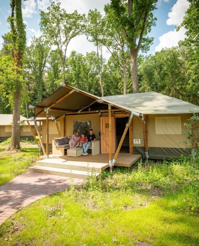 Carousel post from glampings.