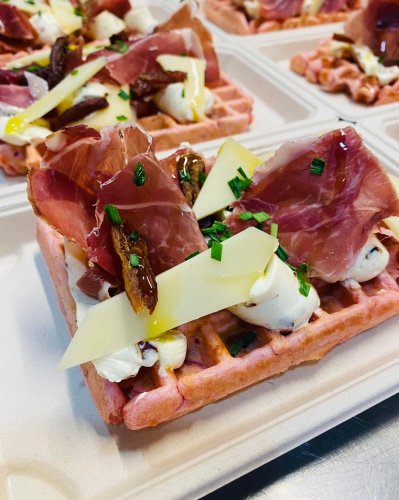 Carousel post from miditreizepontarlier.