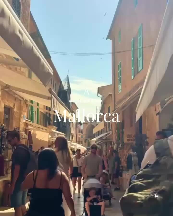 Carousel post from bluesky.escapes.