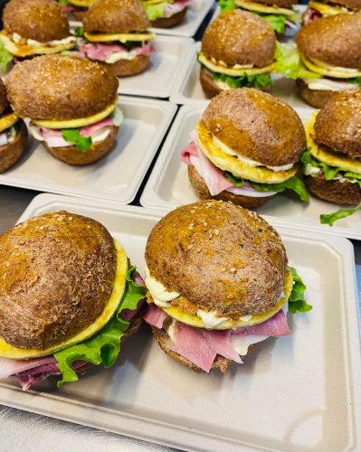 Carousel post from miditreizepontarlier.