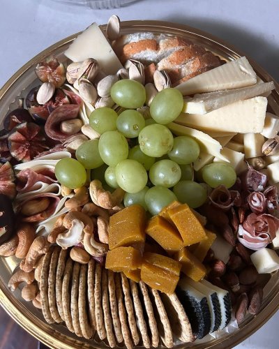 Carousel post from la_gifteria.