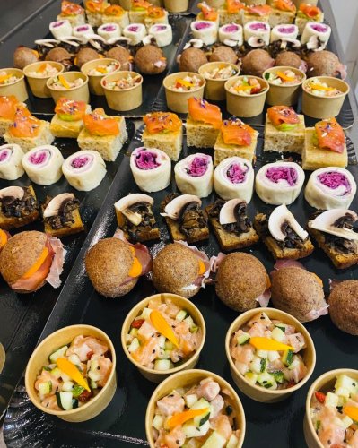 Carousel post from miditreizepontarlier.