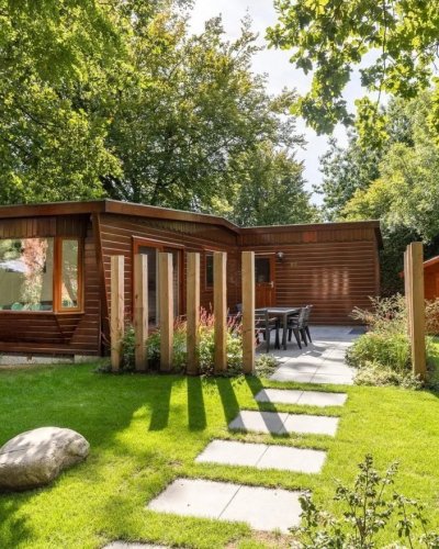 Carousel post from glampings.