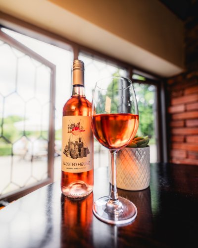 Photo post from themoathouse.