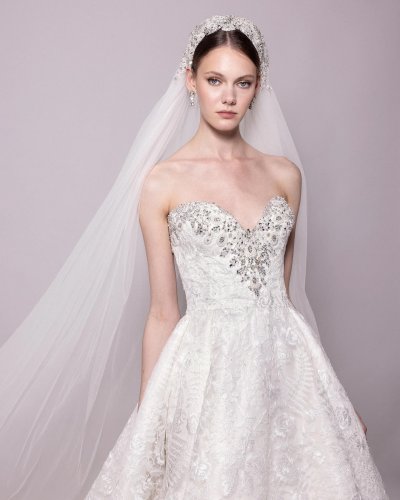 Carousel post from jolibride.