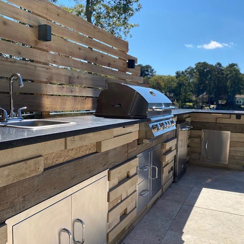 Carousel post from techobloc.