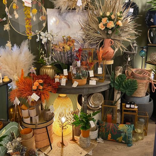 Carousel post from gloriosa.artisan.fleuriste.