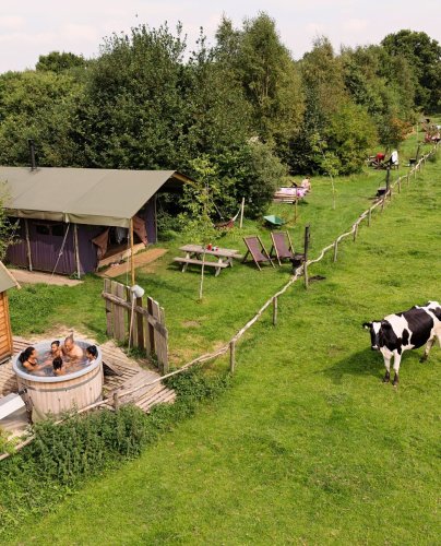 Carousel post from glampings.