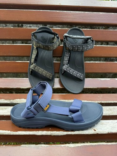 Carousel post from almareafootwear.