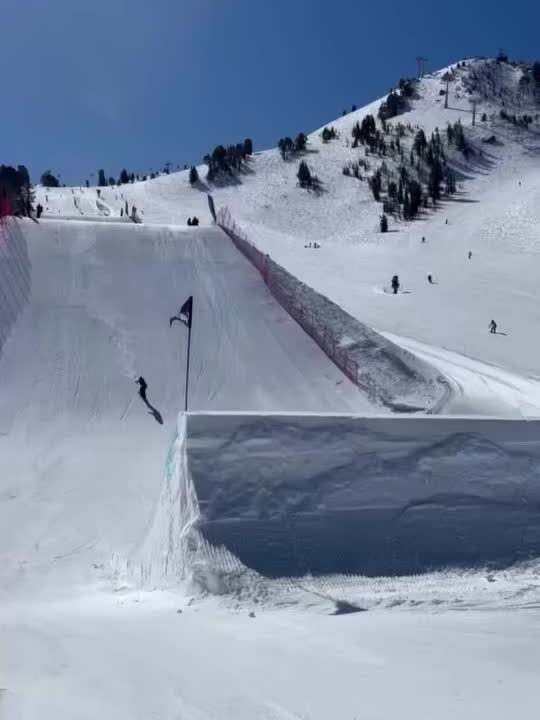 Carousel post from gnusnowboards.