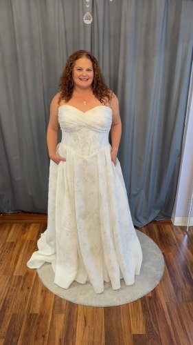 Video post from thecurvybridenj.