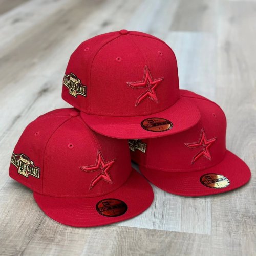 Carousel post from exclusive.fitted.