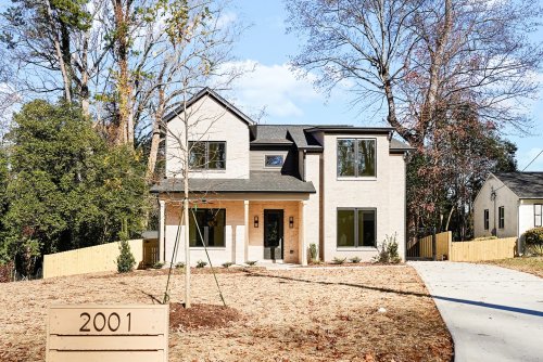 Carousel post from qcflippers.