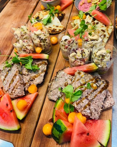 Carousel post from miditreizepontarlier.