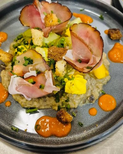 Carousel post from miditreizepontarlier.