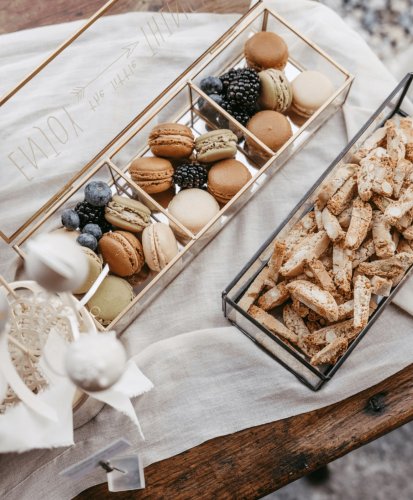 Carousel post from suesseboutique.