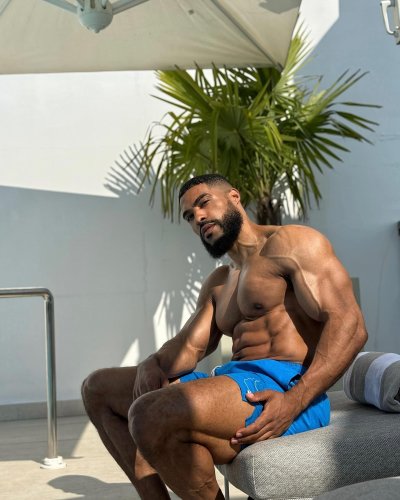 Carousel post from ph_gains.