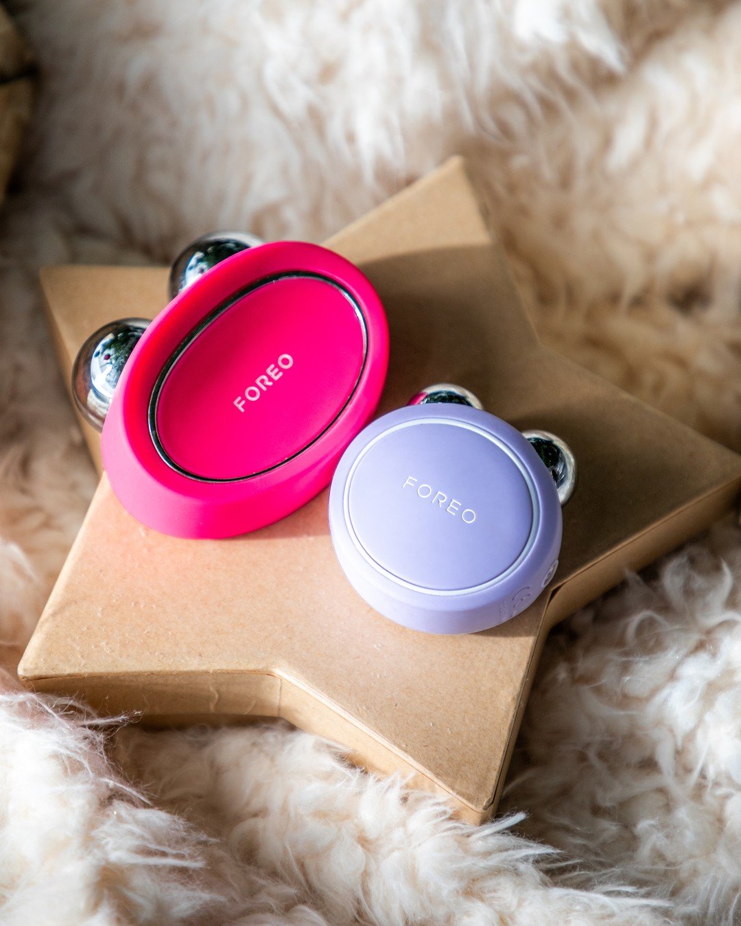 FOREO BEAR™ mini | Dispositivo compacto de microcorrientes