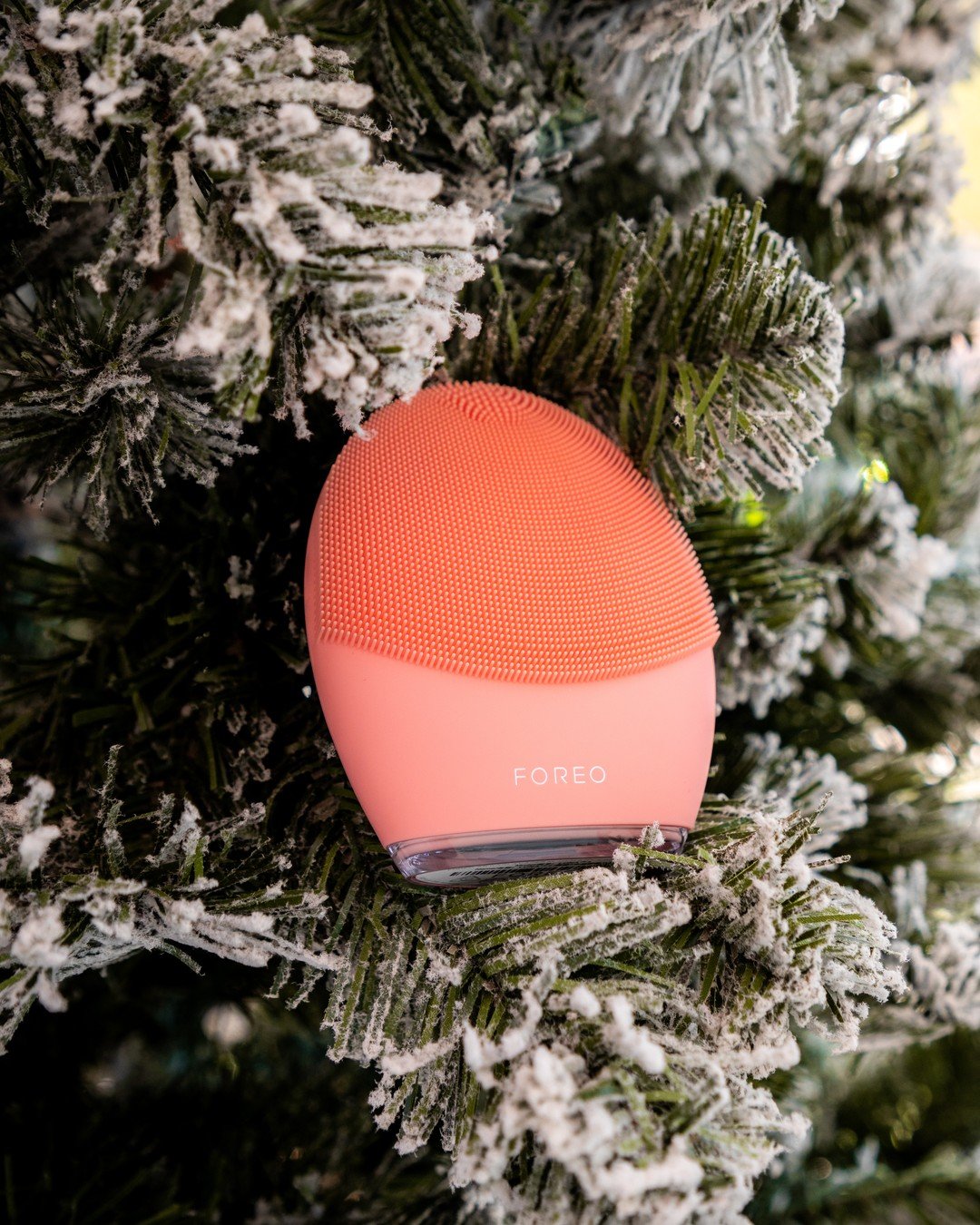 FOREO LUNA™ 4 plus | Red LED Cleansing & Microcurrent