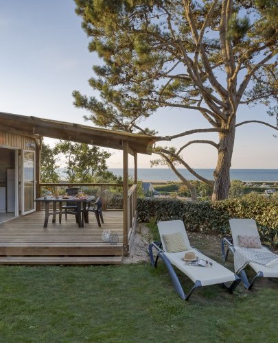 Carousel post from glampings.