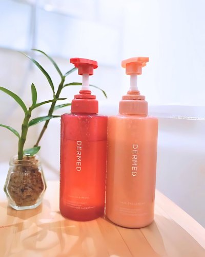 Carousel post from dermed_official.